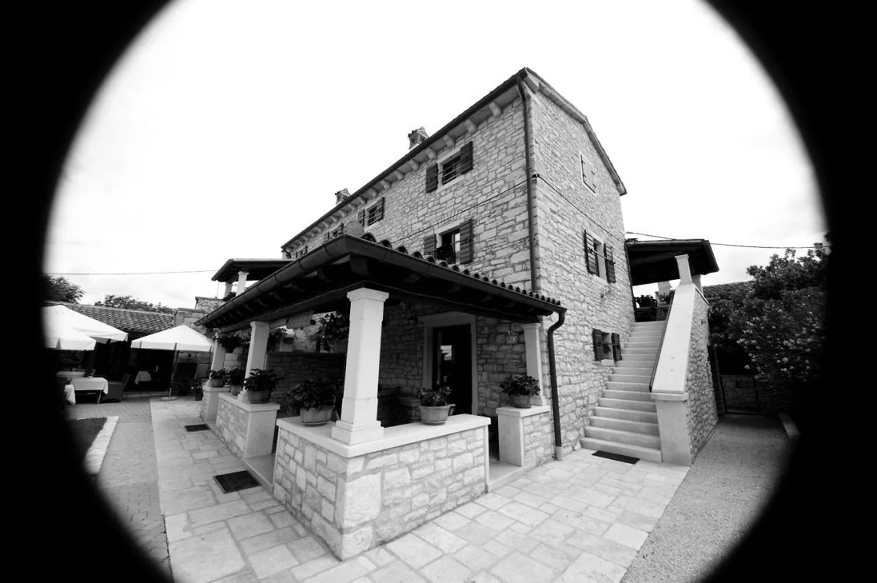 Casa Rustica Dva Baladura B&B Kanfanar