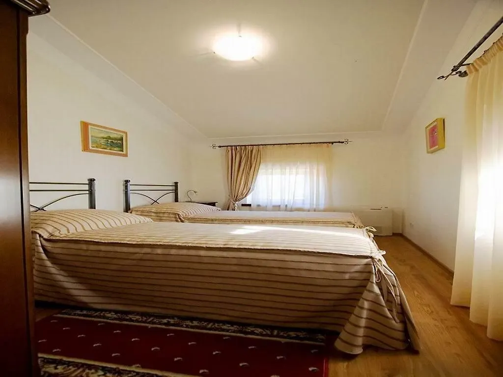Casa Rustica Dva Baladura B&B Kanfanar